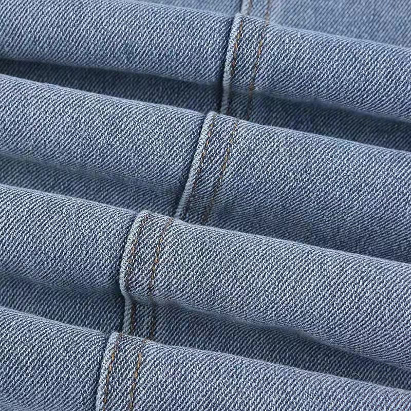 Valeria - Jeans de mujer corte recto con detalle de estrellas