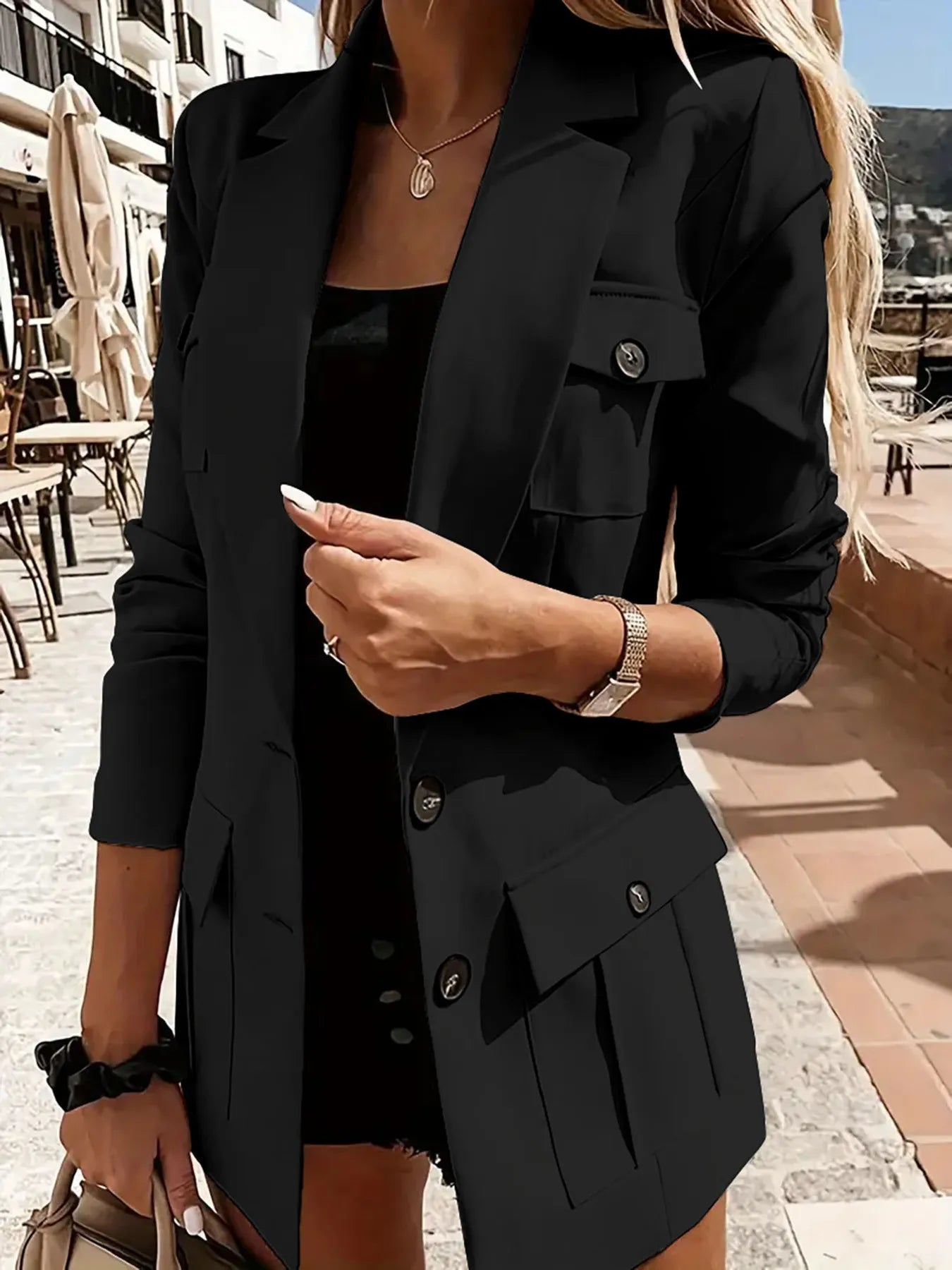 Isabella – Blazer entallado con solapa