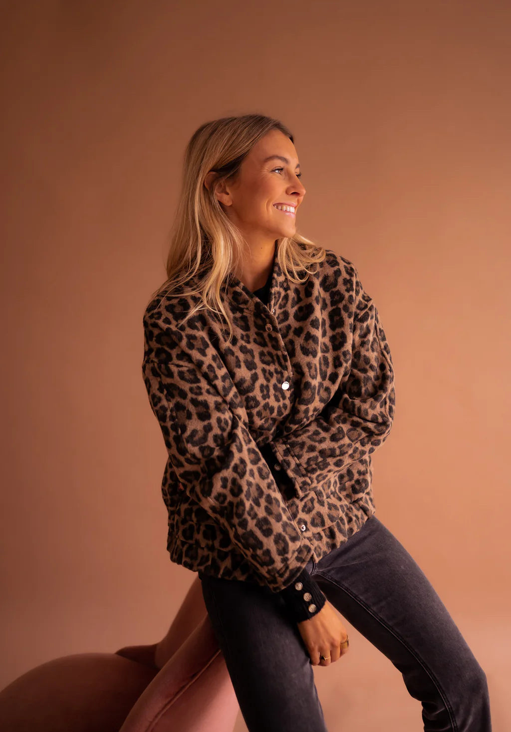 Daniela - Chaqueta animal print para mujer con botones