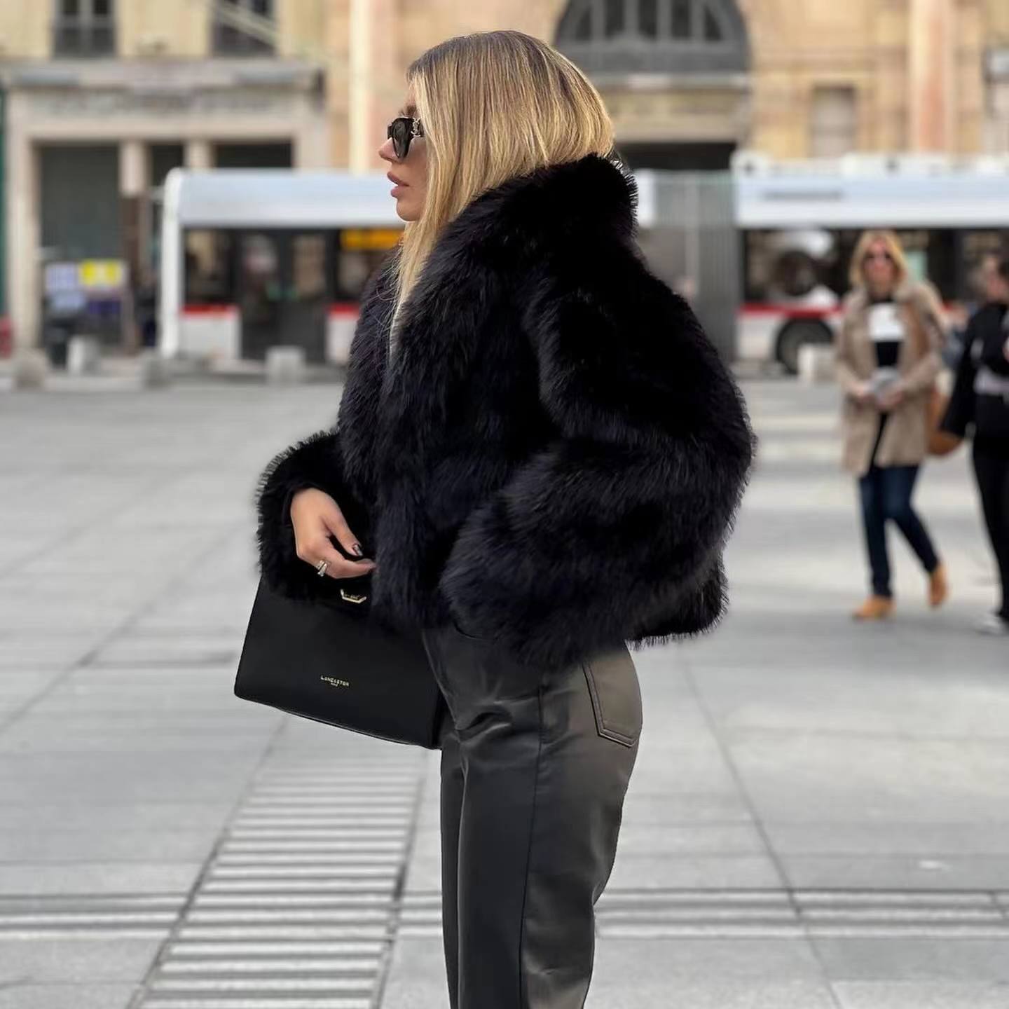 Camila – Abrigo de Pelo Sintético Estilo Glamour para Mujer
