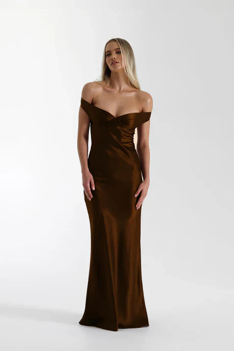 Isabella - Vestido largo de mujer satinado con escote corazón