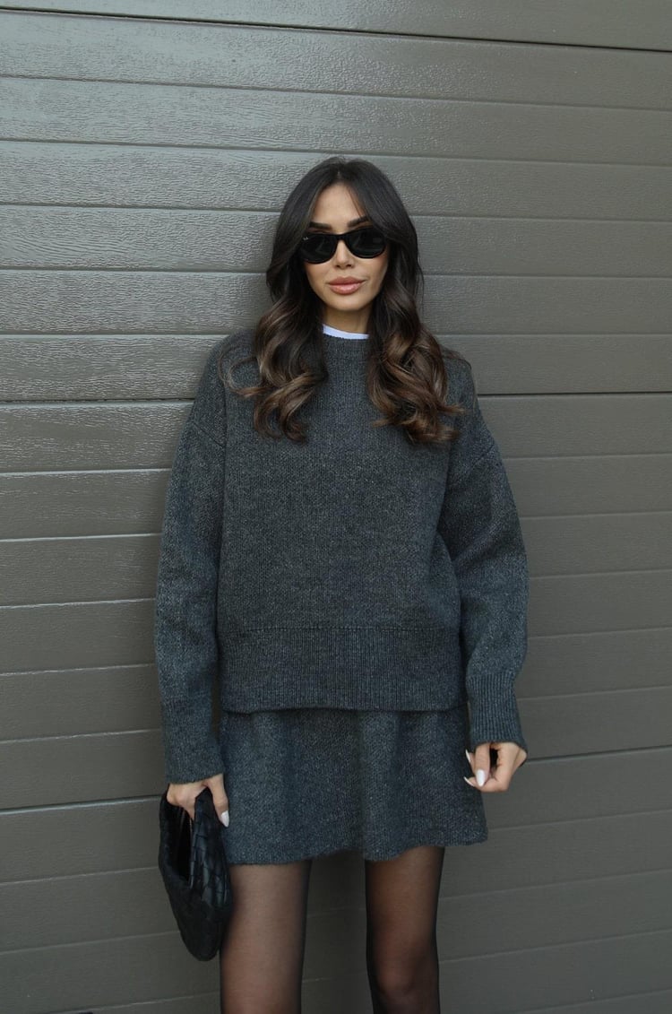 Clara – Conjunto de Punto Oversize con Falda para Mujer