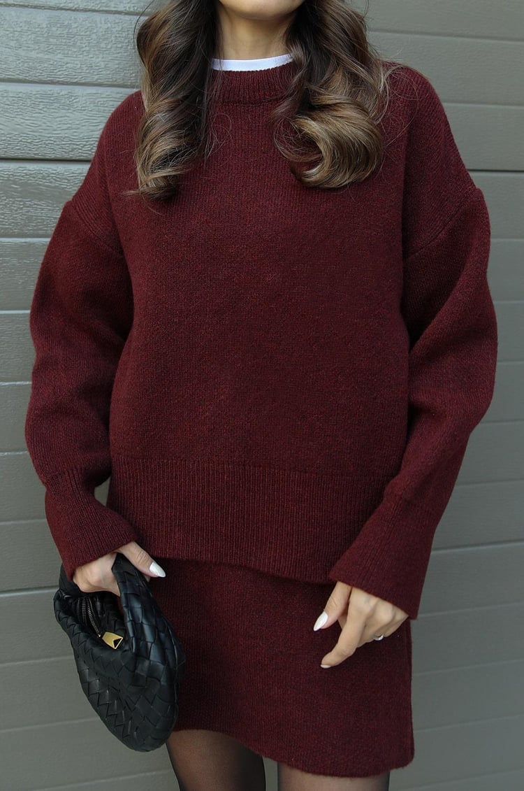 Clara – Conjunto de Punto Oversize con Falda para Mujer