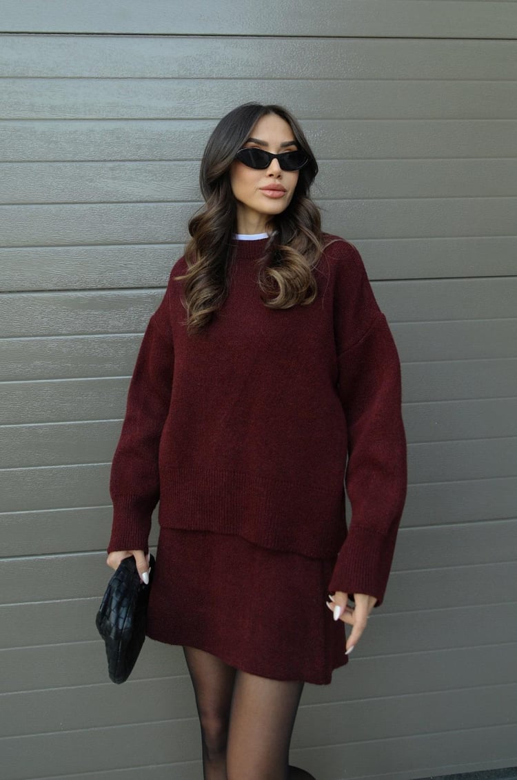 Clara – Conjunto de Punto Oversize con Falda para Mujer