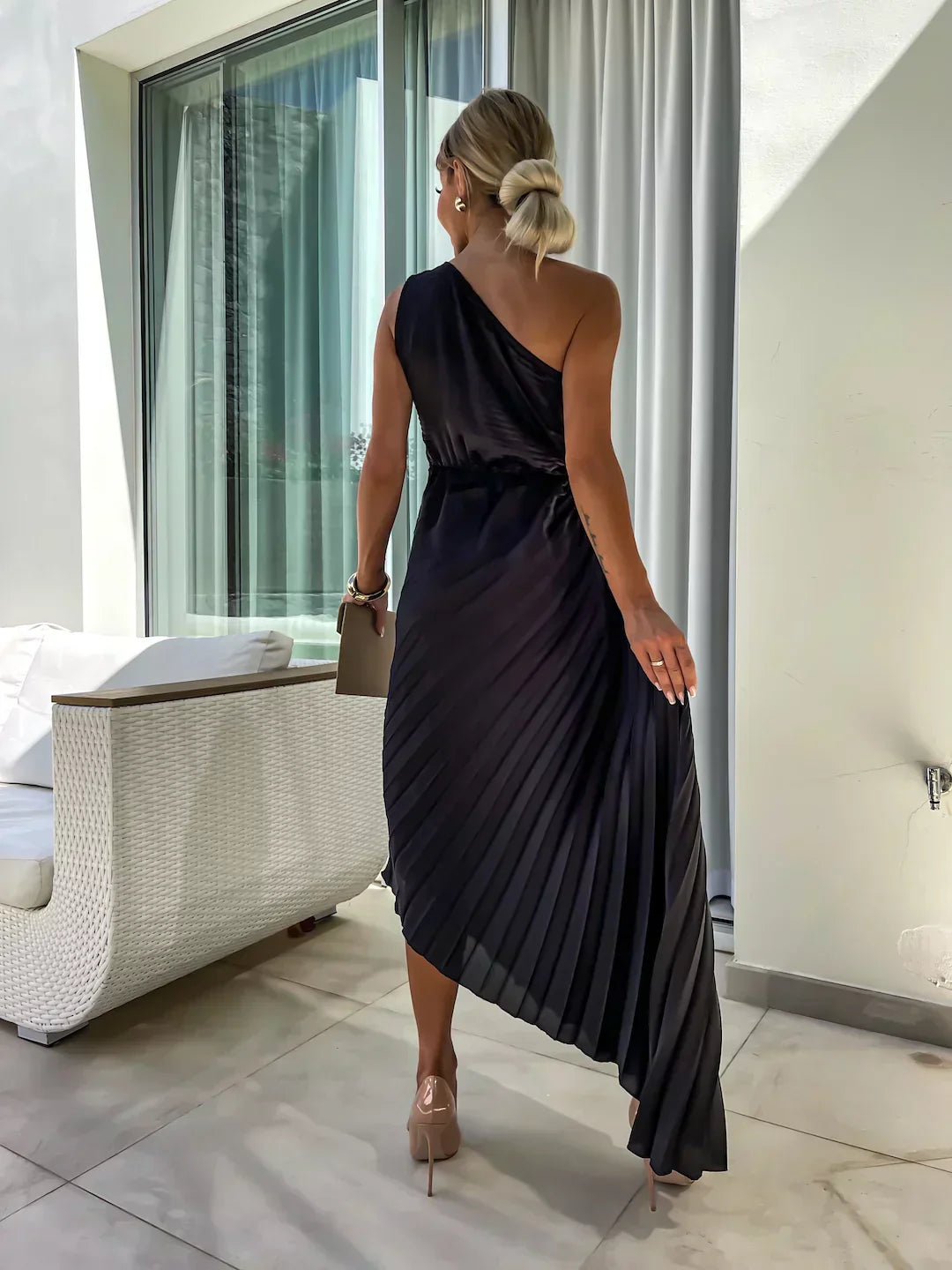 Valentina - Vestido de mujer asimétrico satinado con pliegues