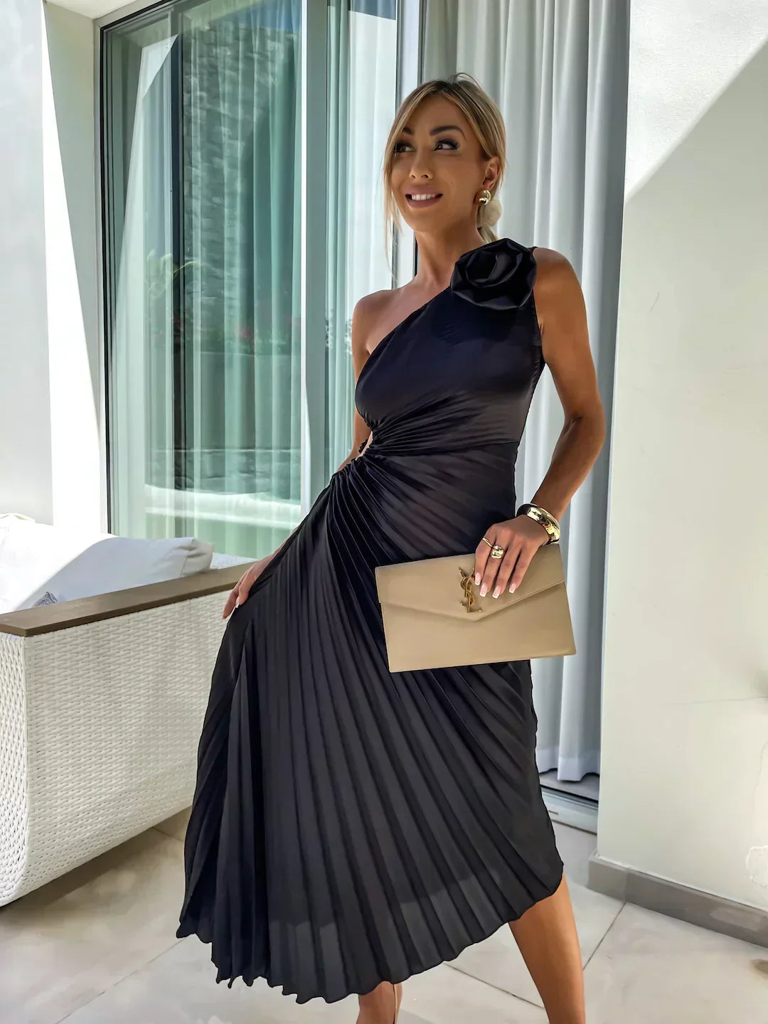 Valentina - Vestido de mujer asimétrico satinado con pliegues