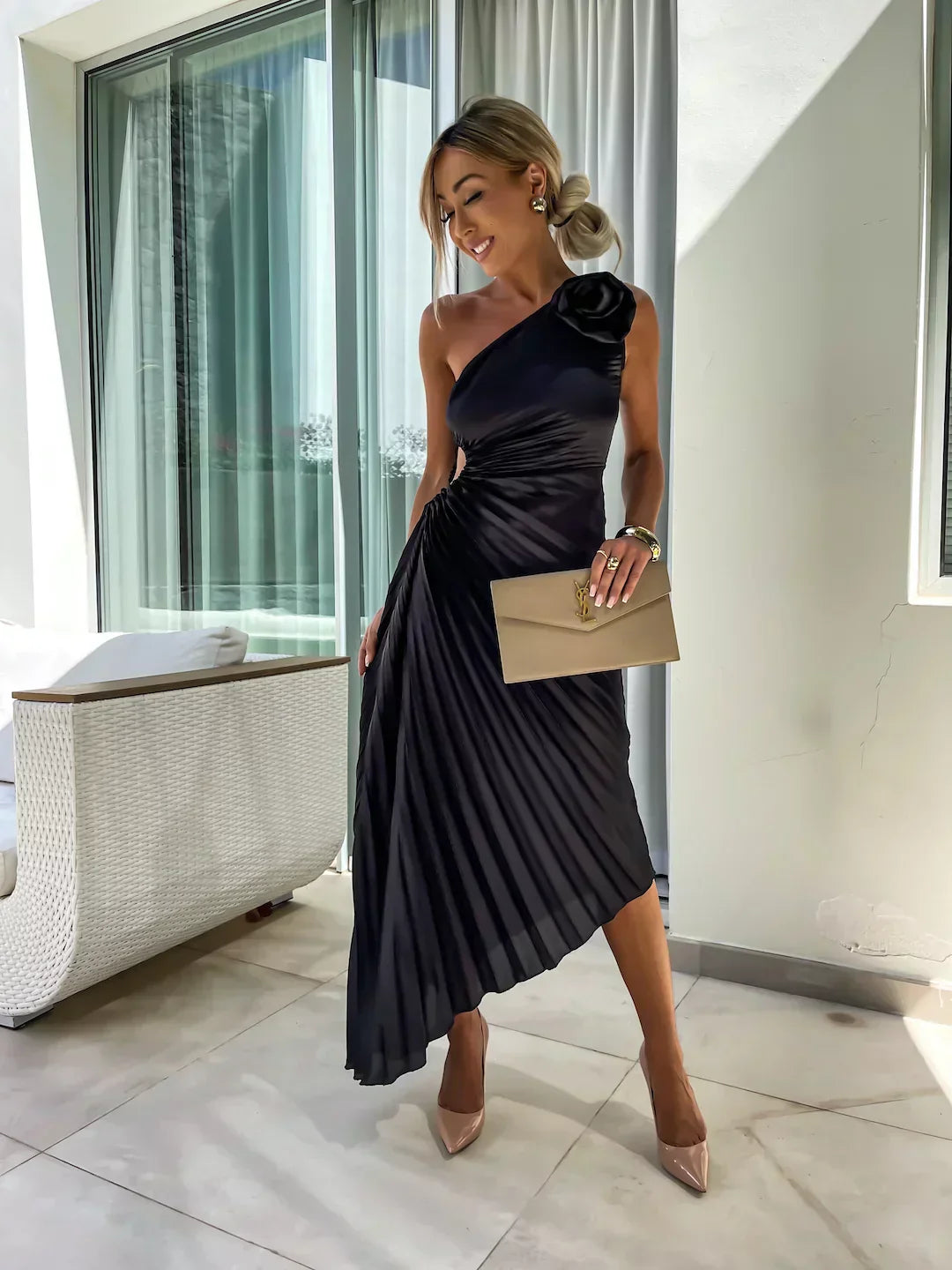 Valentina - Vestido de mujer asimétrico satinado con pliegues