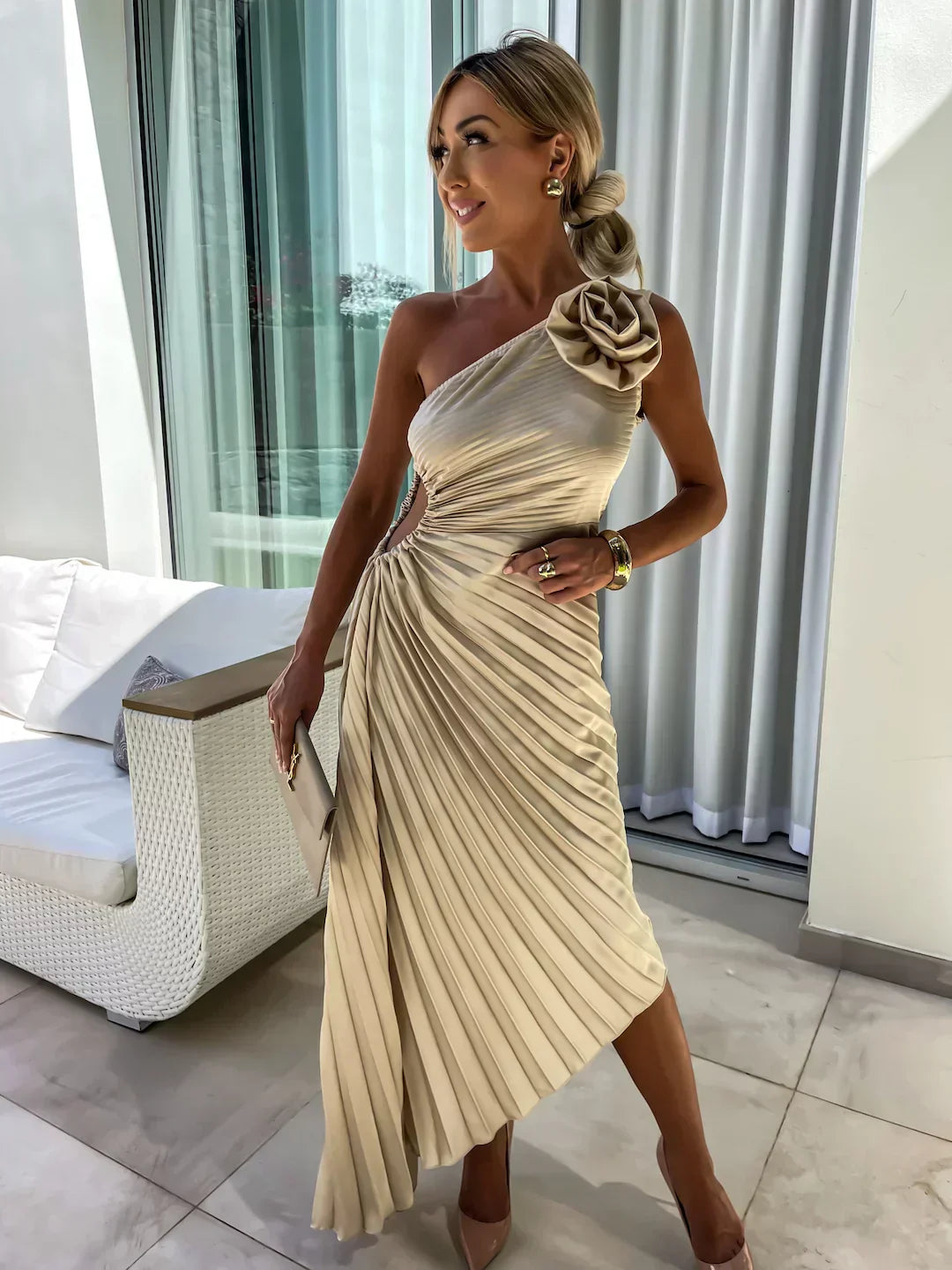 Valentina - Vestido de mujer asimétrico satinado con pliegues