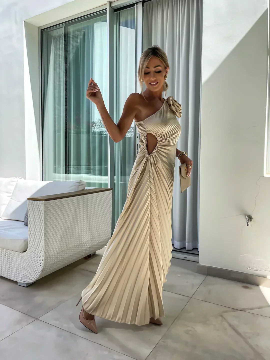 Valentina - Vestido de mujer asimétrico satinado con pliegues