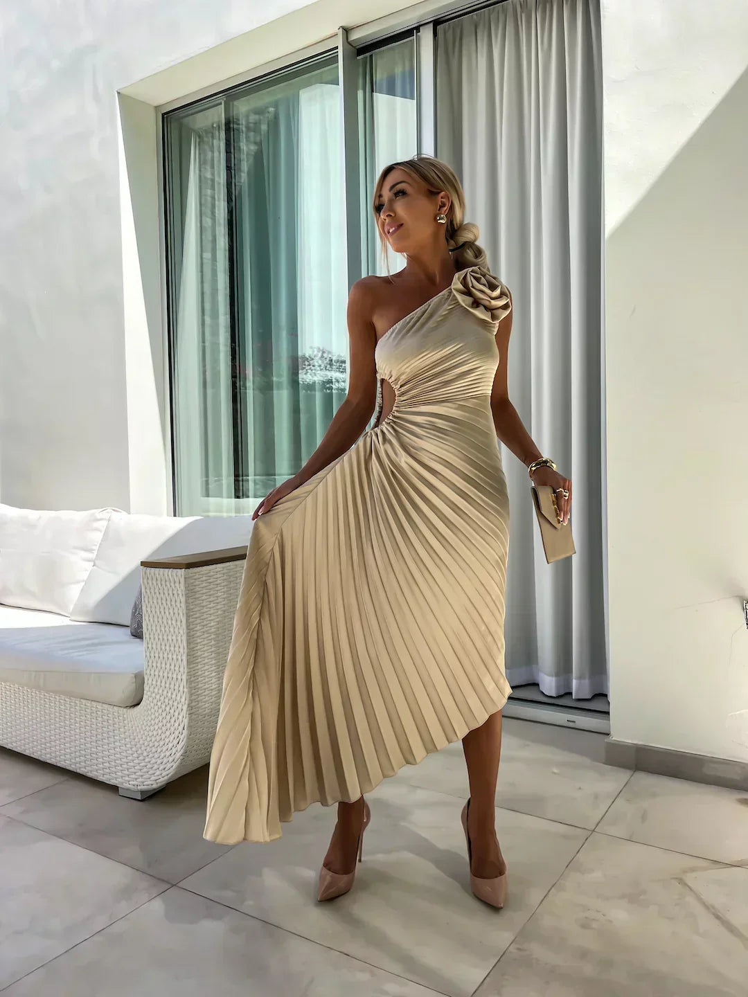Valentina - Vestido de mujer asimétrico satinado con pliegues