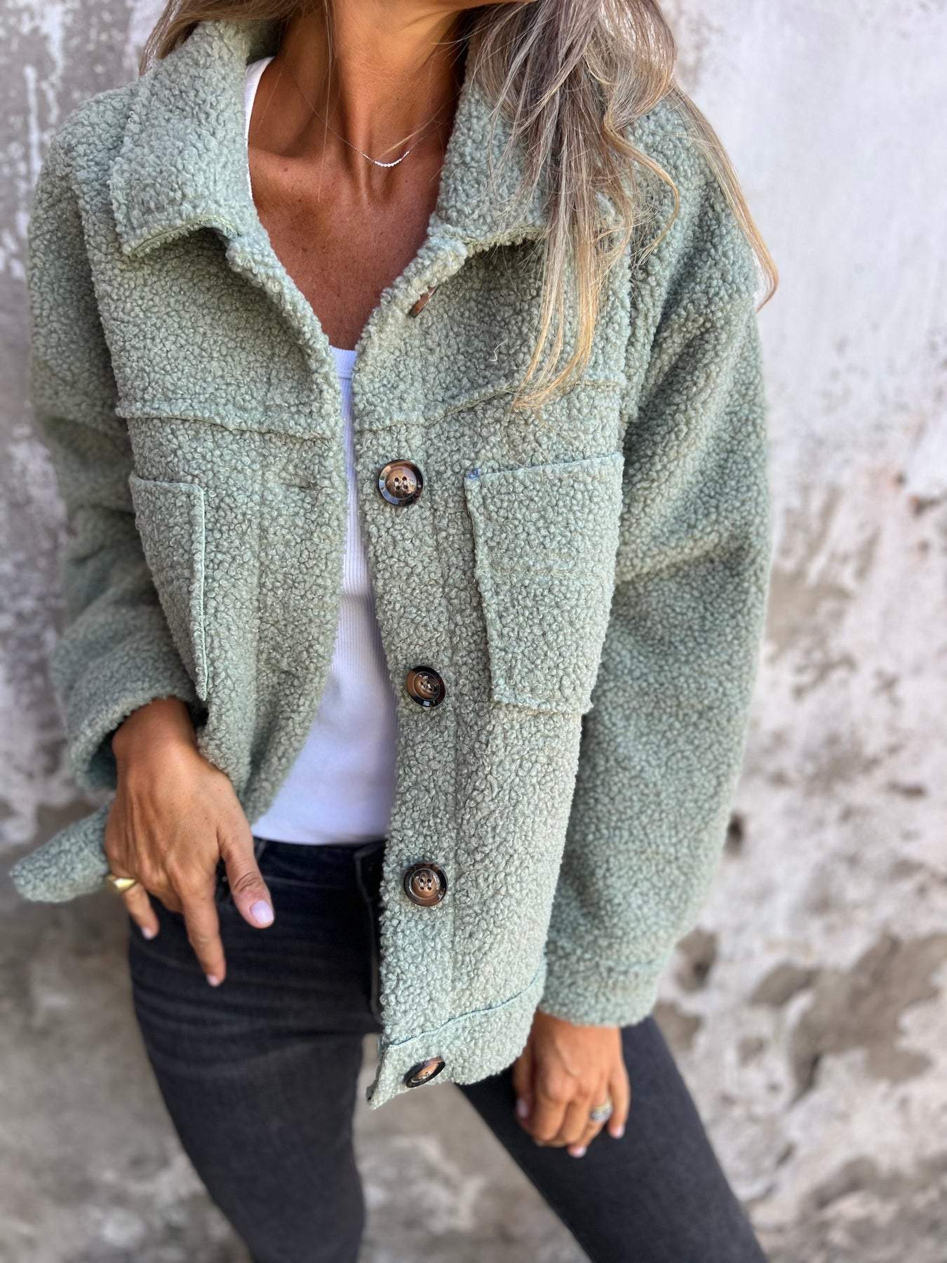 Irene - Chaqueta de mujer de borreguito con botones