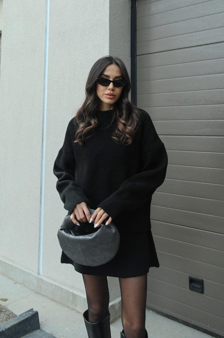 Clara – Conjunto de Punto Oversize con Falda para Mujer