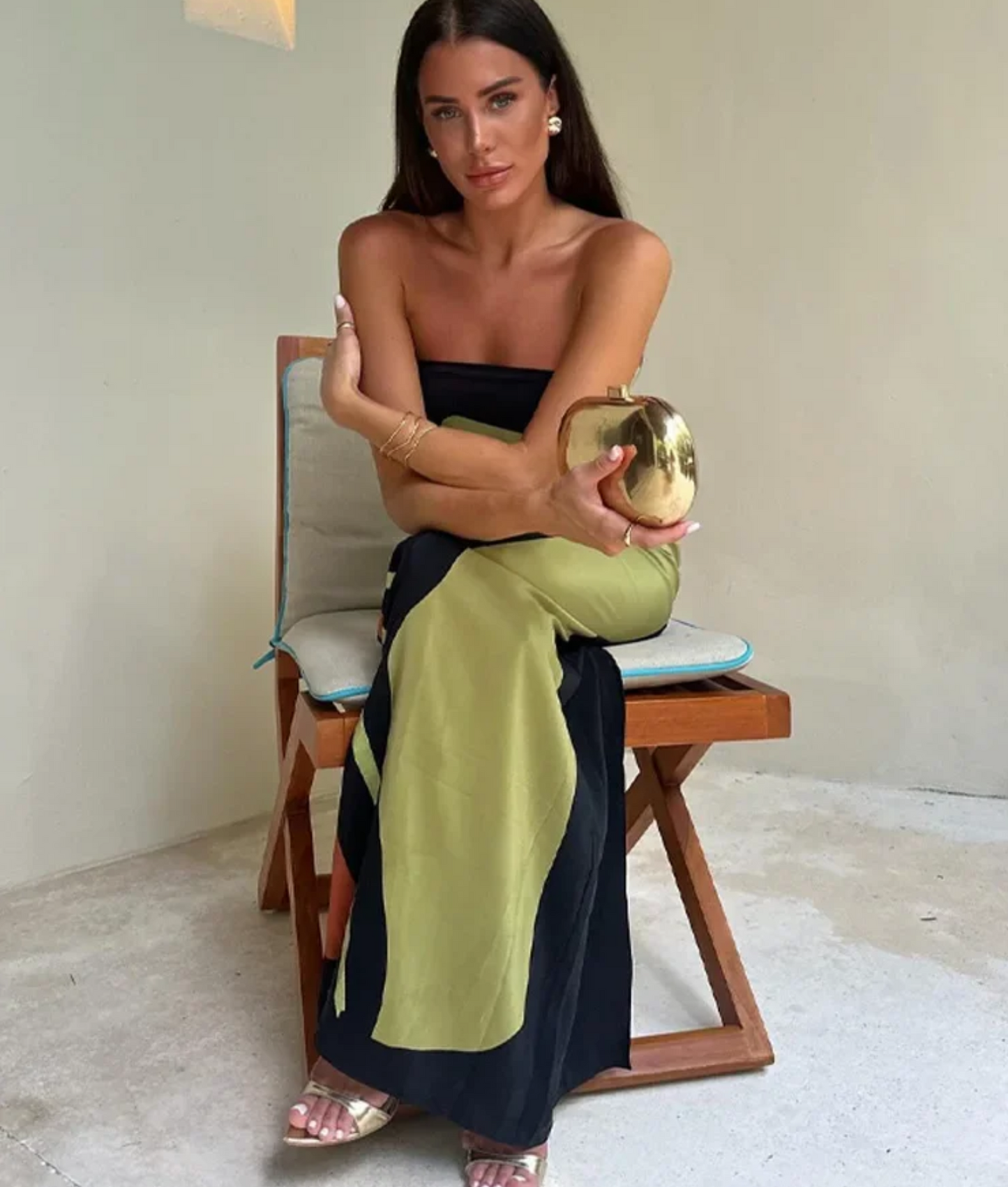 Aveline – Vestido largo sin tirantes con estampado floral artístico