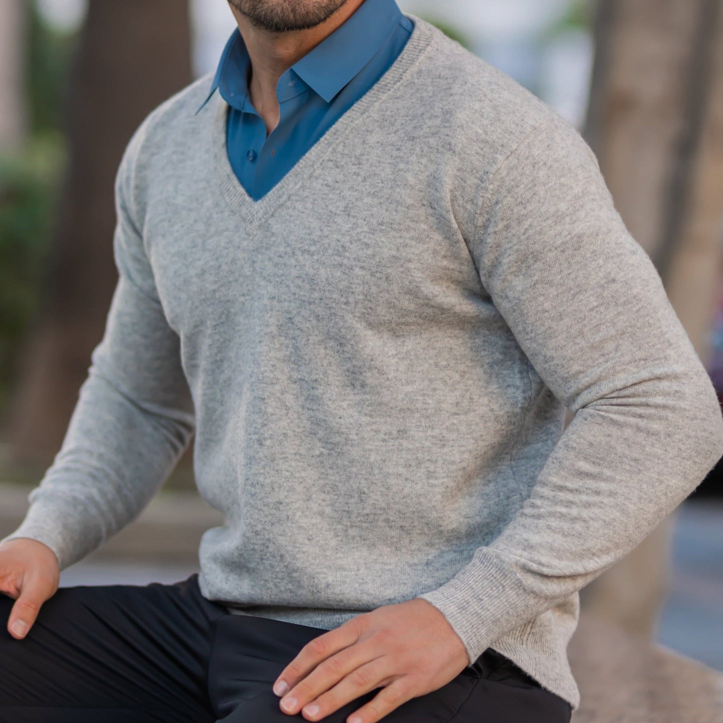 Adrian – Jersey de punto suave con cuello en V para hombre
