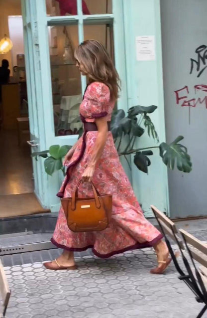 Violeta – Vestido cruzado midi con mangas abullonadas