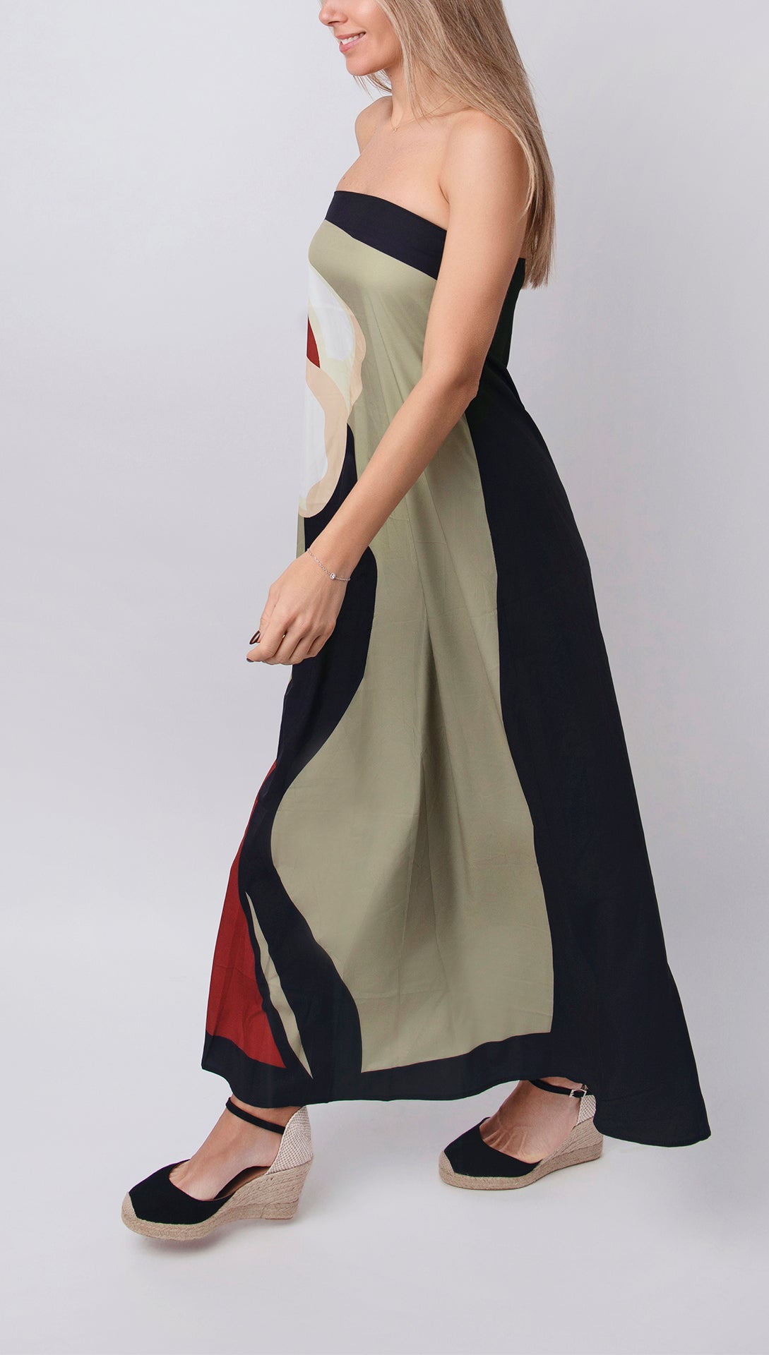 Aveline – Vestido largo sin tirantes con estampado floral artístico