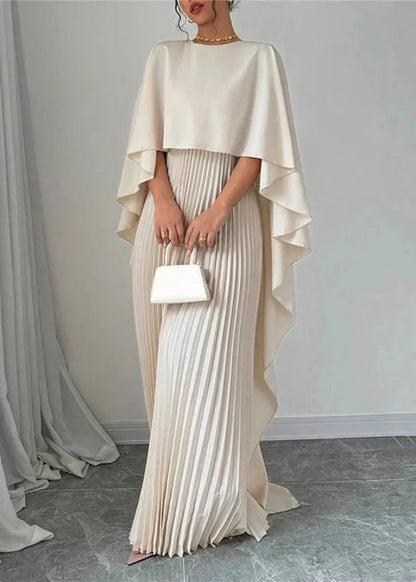 Ariadna – Vestido de gala plisado con capa fluida para mujer