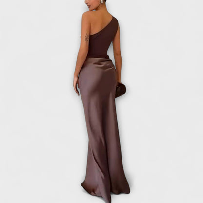 Adriana - Vestido largo satinado asimétrico