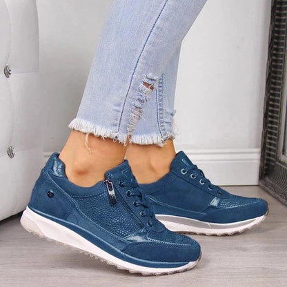 Lucía – Zapatillas Urbanas con Plataforma y Detalle Metálico para Mujer