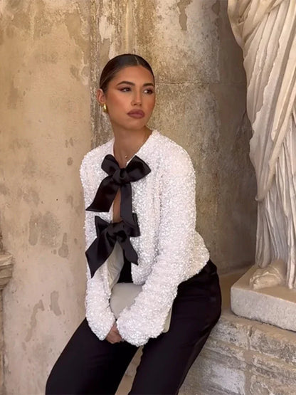Clara – Chaqueta corta con lazo para mujer