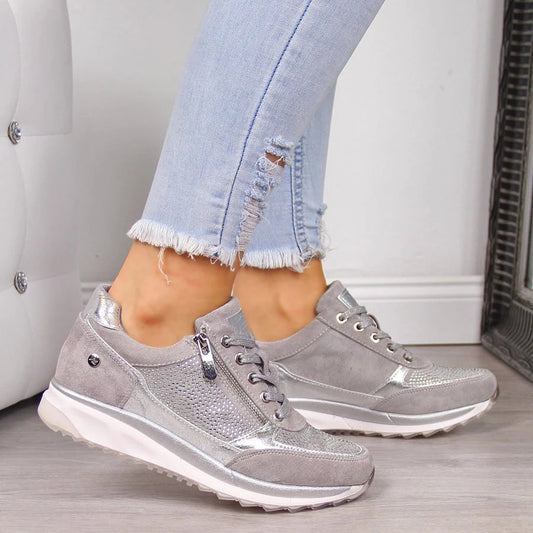 Lucía – Zapatillas Urbanas con Plataforma y Detalle Metálico para Mujer