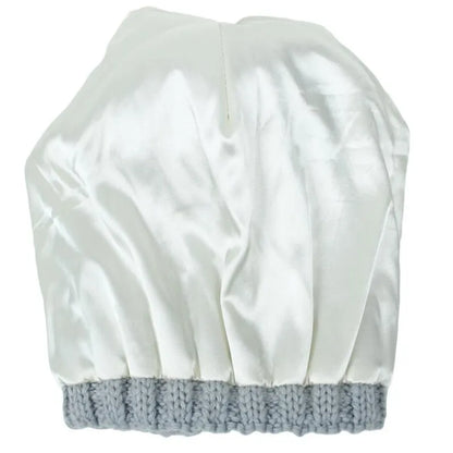 Chloe – Gorro de punto suave con pompón para mujer