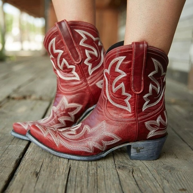 Sierra – Botines vaqueros turquesa con bordado artesanal