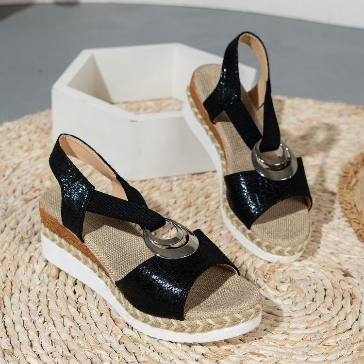 Arielle – Sandalias ortopédicas con plataforma trenzada y detalle metálico