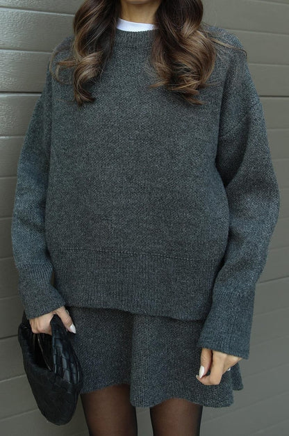Clara – Conjunto de Punto Oversize con Falda para Mujer