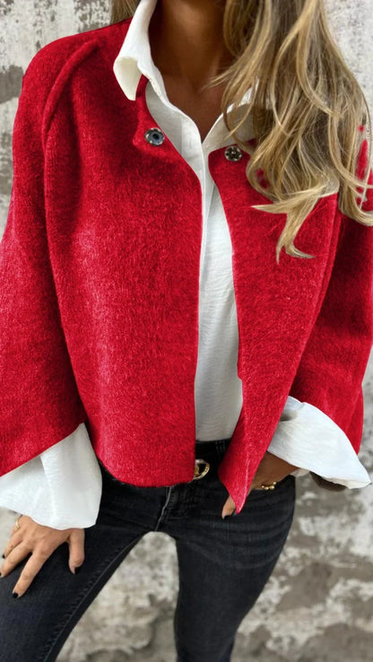 Eva – Chaqueta Corta de Lana con Botones Decorativos para Mujer