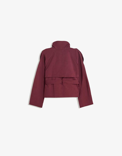 Camila – Gabardina corta con cinturón y cuello alto para mujer