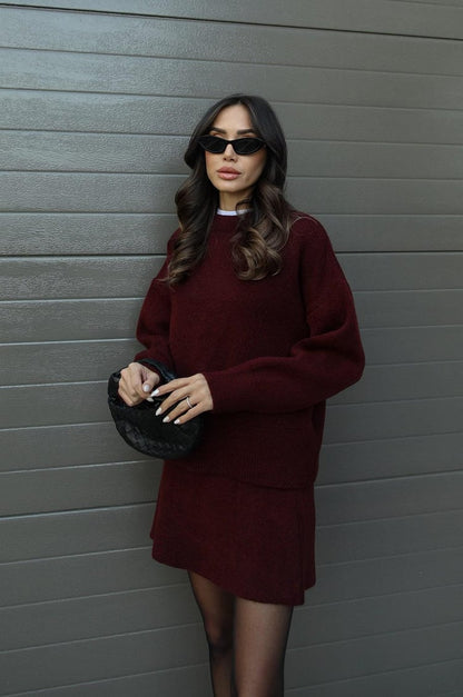 Clara – Conjunto de Punto Oversize con Falda para Mujer