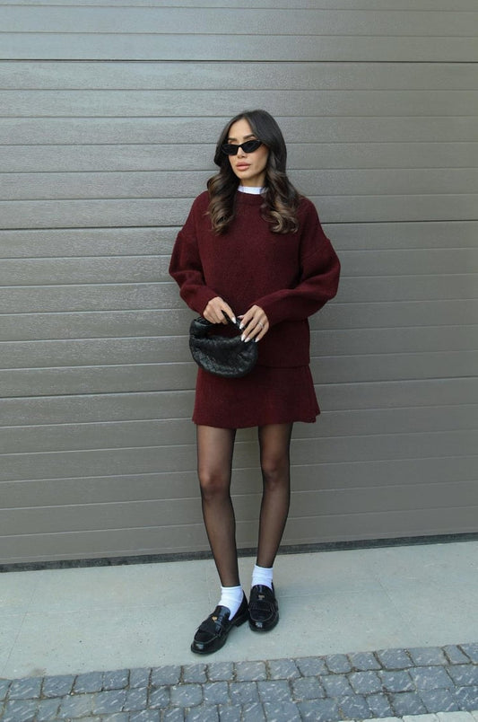 Clara – Conjunto de Punto Oversize con Falda para Mujer