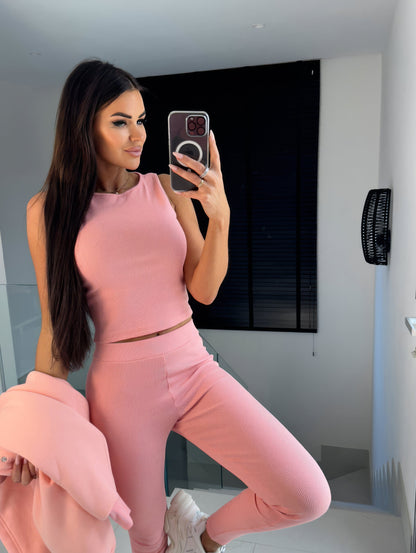 Marta – Conjunto Deportivo Femenino de Estilo Urbano