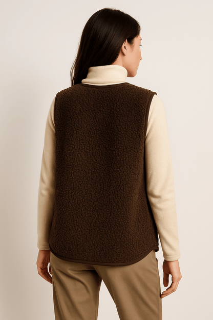 Lina – Chaleco Teddy Marrón de Invierno con Bolsillos
