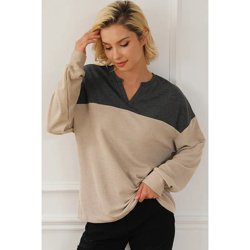 Elena – Jersey casual bicolor para mujer con cuello en V