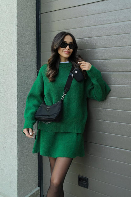 Clara – Conjunto de Punto Oversize con Falda para Mujer